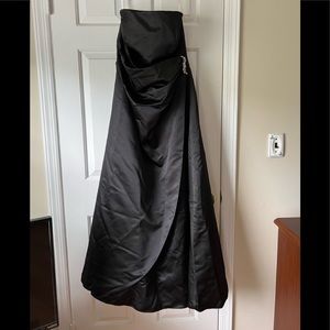 David’s Bridal SATIN GOWN WITH SIDE DRAPE & BROOCH Style:8567